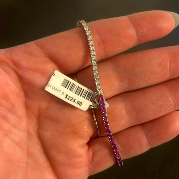 Jewelry - ✨ Silver Tennis bracelet✨